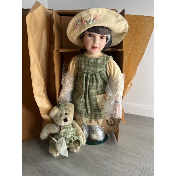 Limited Edition Yesterdays Child Porcelain Collection Doll Molly - Picture 7 of 8
